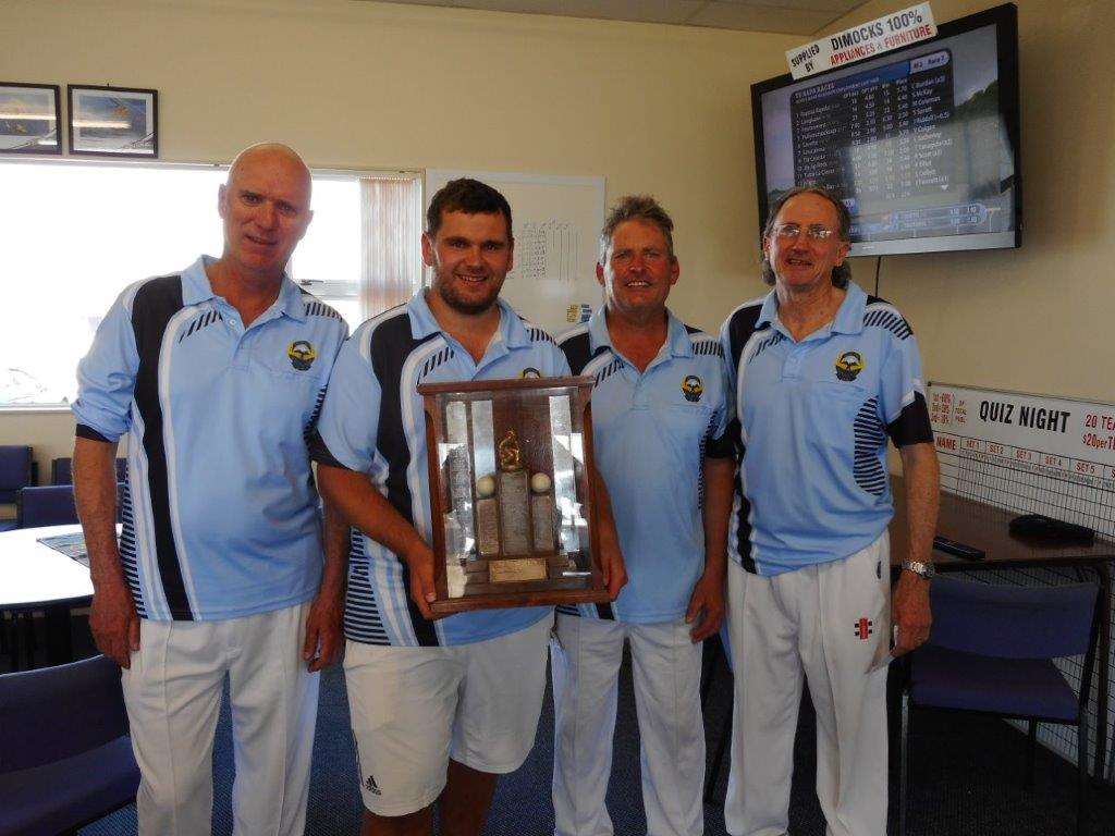 De Faria achieves bowling first