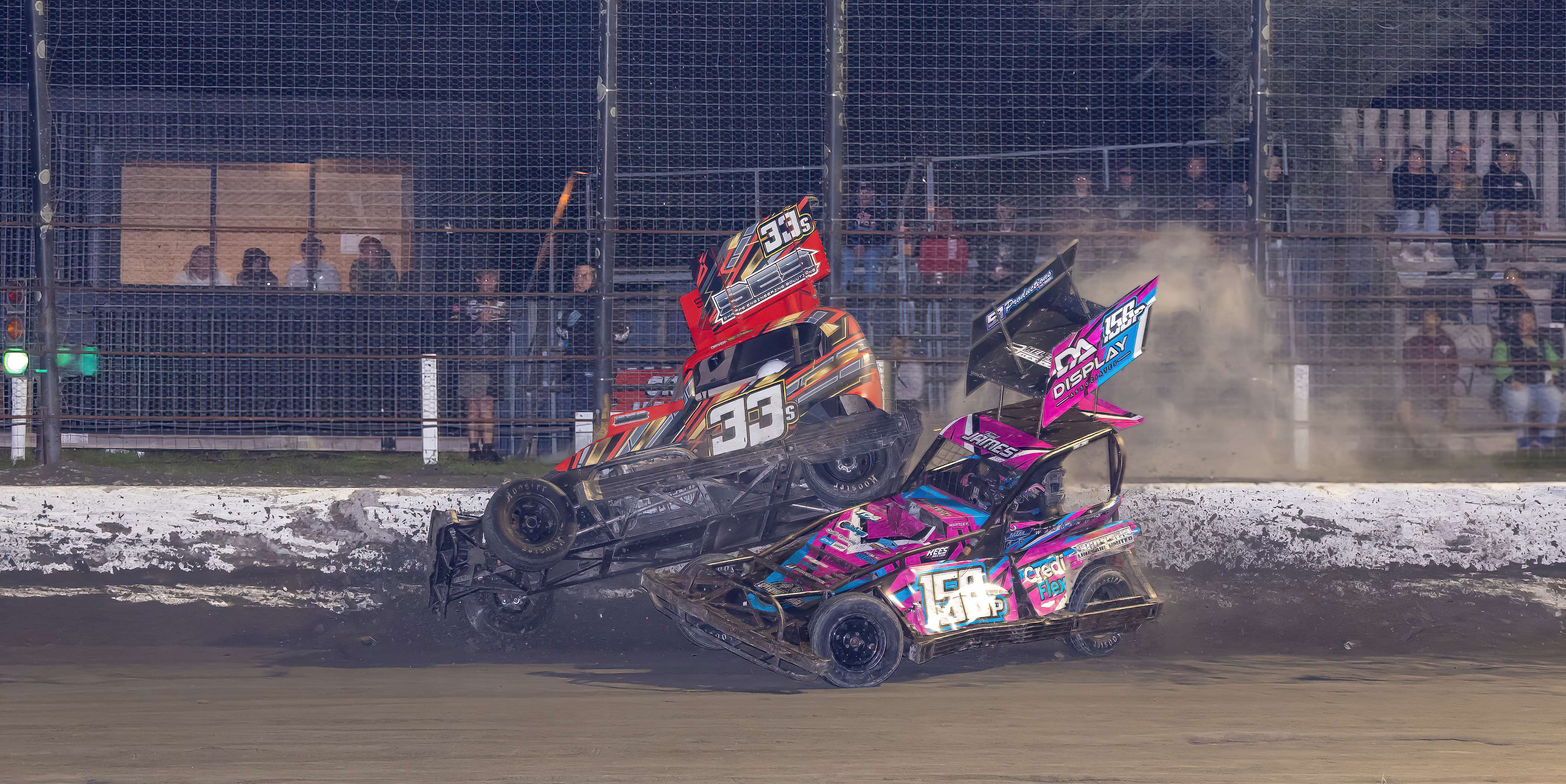 Speedway: Spectacular superstock racing at final event