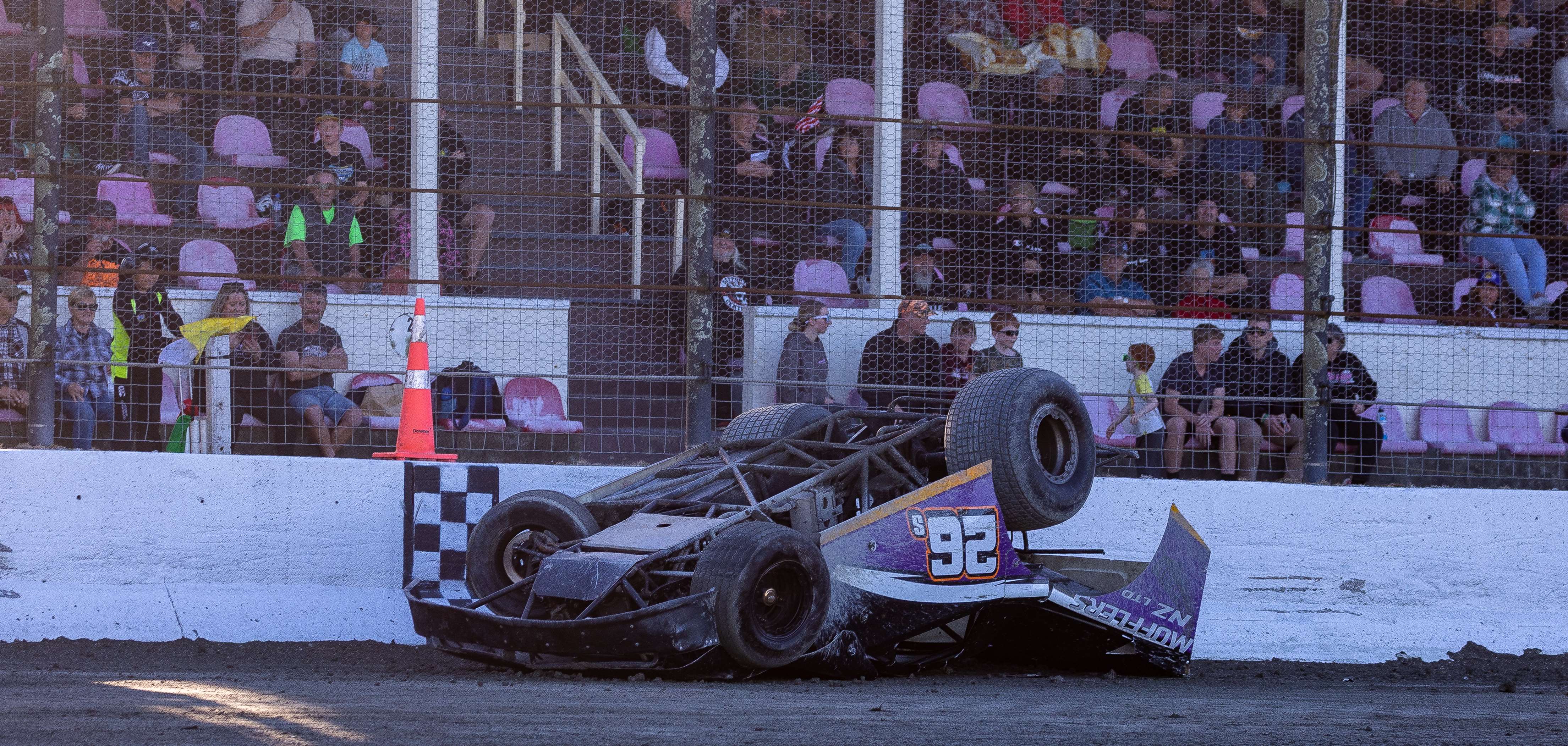 Speedway: Superstocks take to the oval for the first time