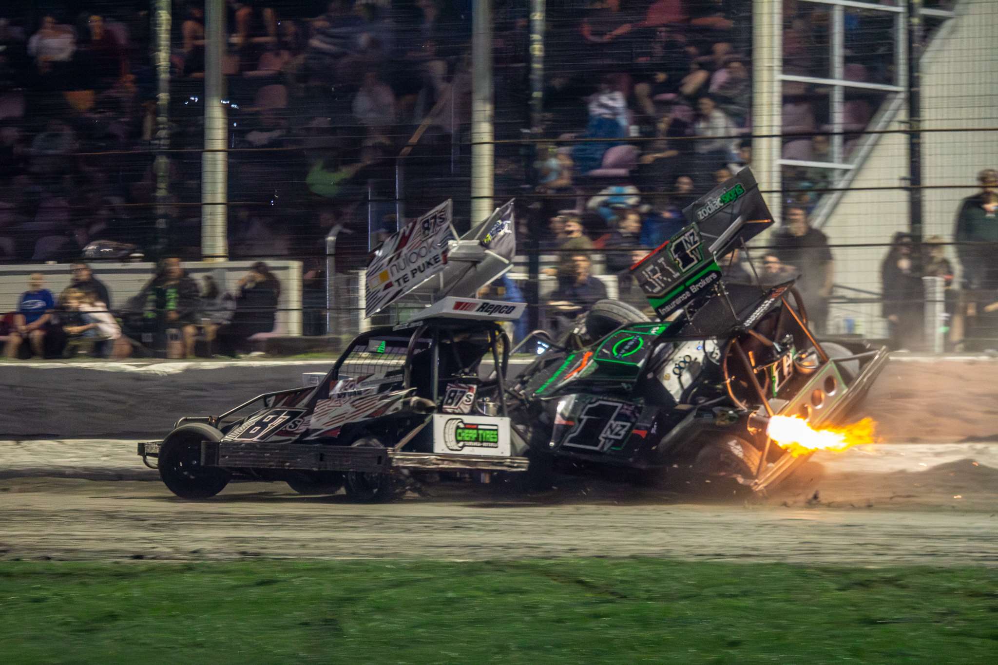 Speedway: Solid crowd thanks to slashed fees for last speedway meet