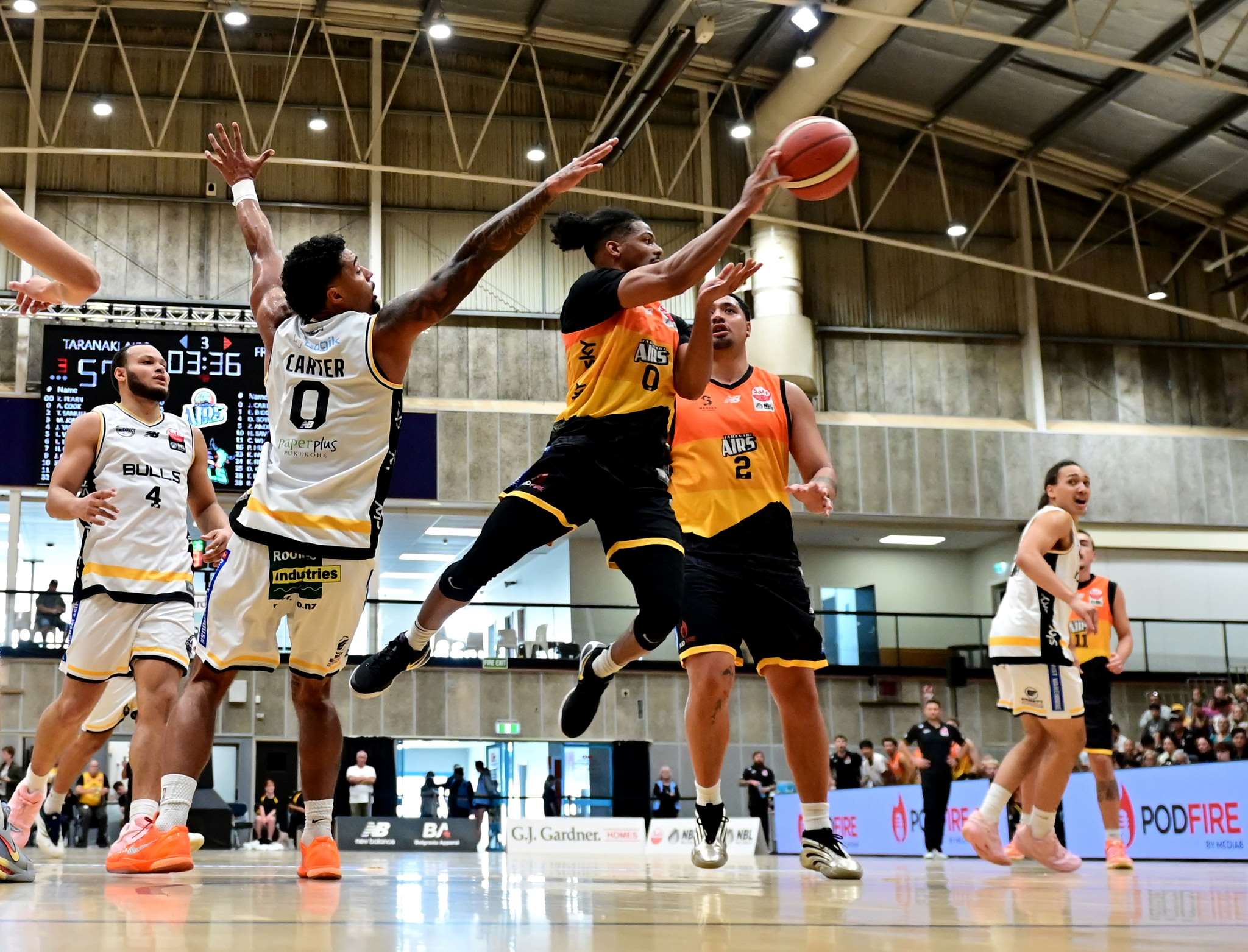 Basketball: Airs hold off in dying seconds to beat Bulls