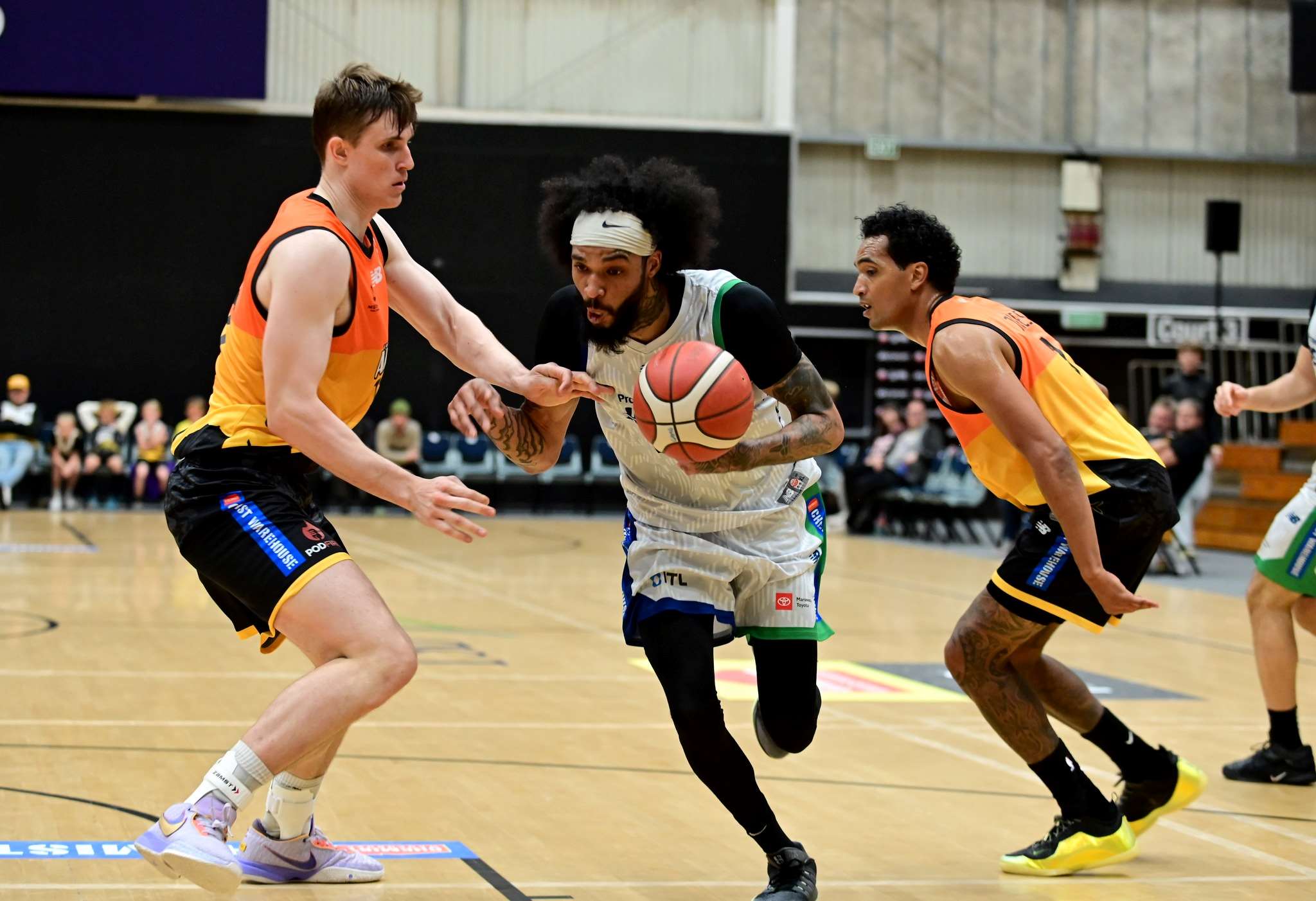 Basketball: Airs left with mountain to climb after Jets dominate